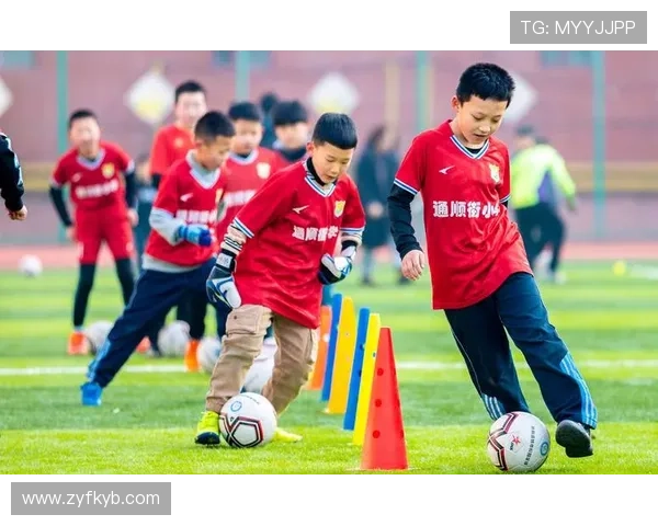 连云港队力争冲击联赛顶峰 打造全新足球文化新风貌 连云港队力争冲击联赛顶峰 打造全新足球文化新风貌