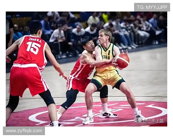 中国男篮迎战澳大利亚队 展现强劲实力力争2023世界杯资格