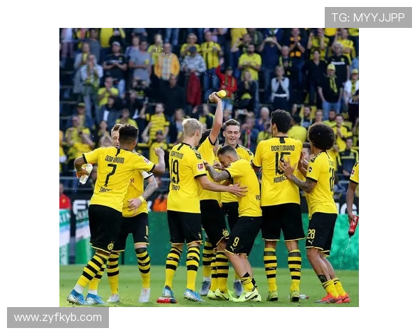 奥格斯堡俱乐部官宣新赛季重磅引援球队阵容全面升级备战德甲